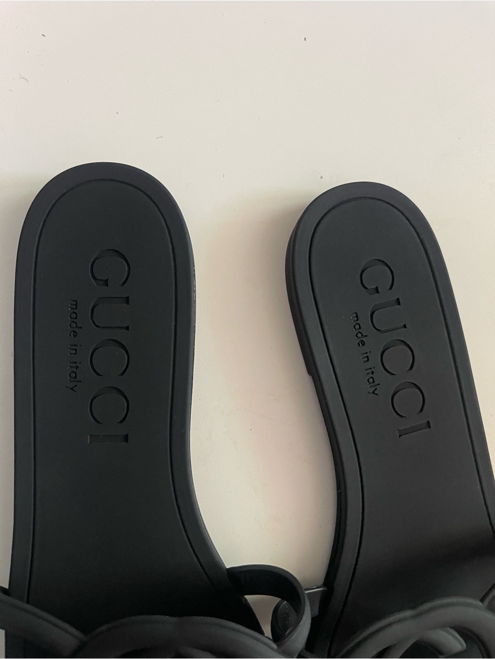 Gucci Matte Black Interlocking GG Slide Sandals - Picture 4 of 4